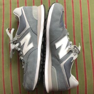 Men’s New Balance tennis shoes